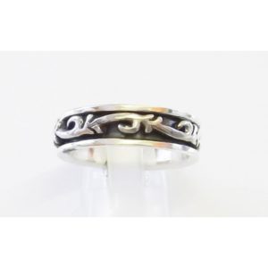 Ethnic mens silver heavy spin...