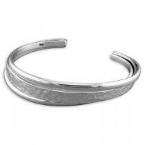 3-row cuff with textured centre...